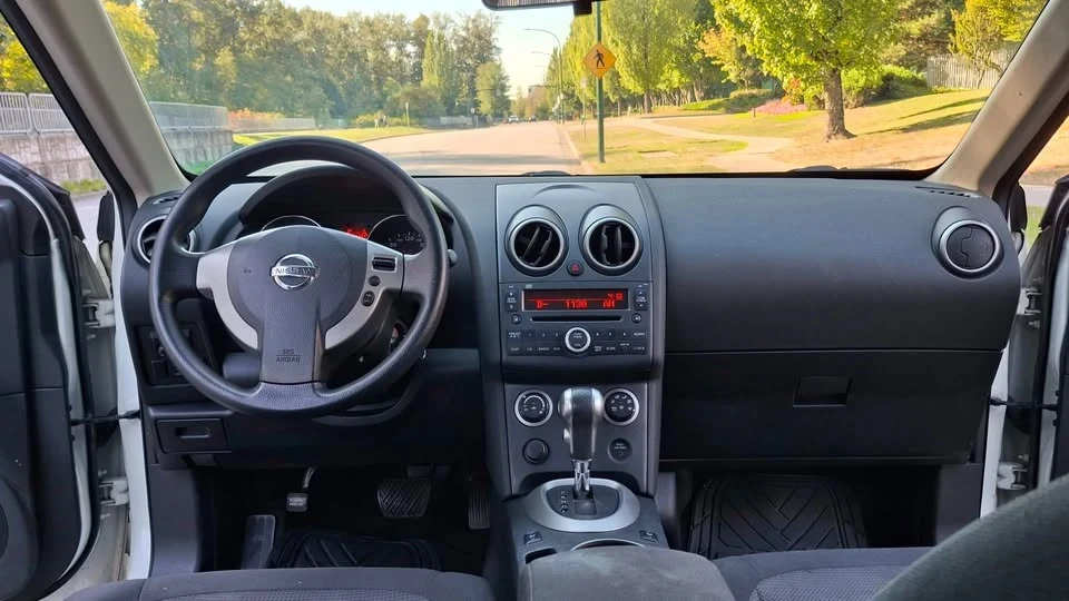 2010 Nissan Rogue - Image 3 of 9