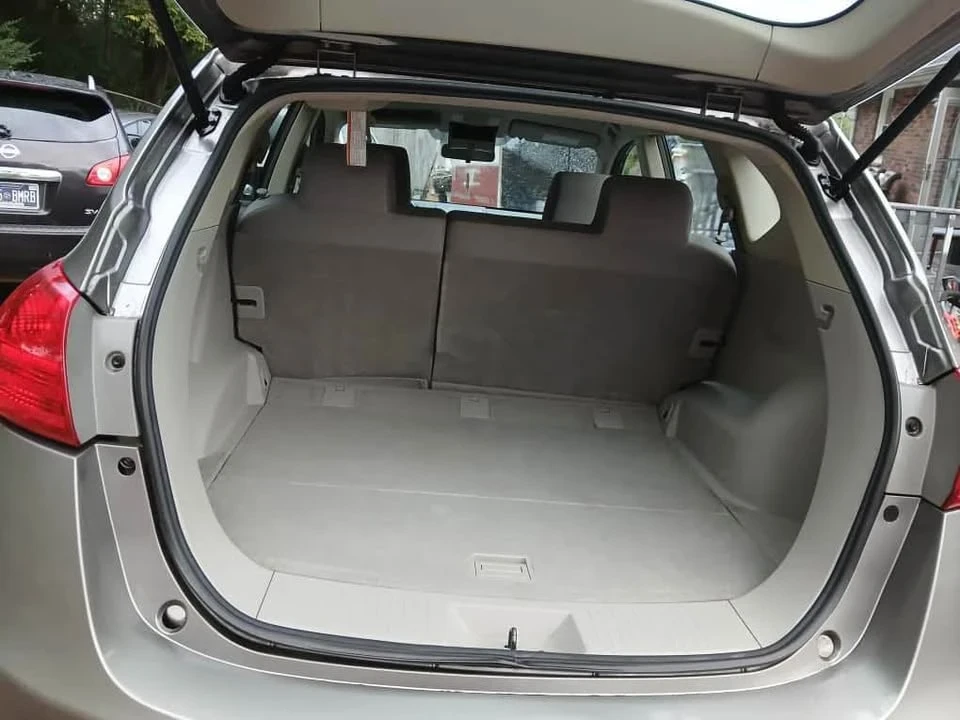 2010 Nissan Rogue - Image 2 of 11