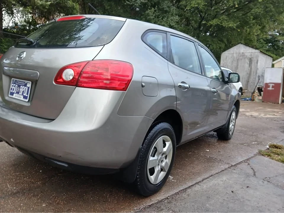 2010 Nissan Rogue - Image 7 of 11