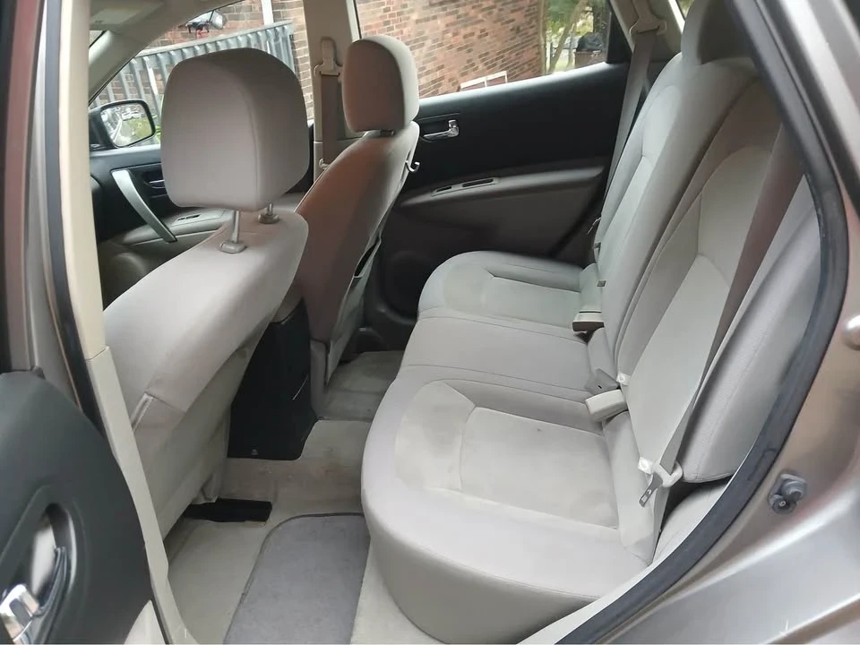 2010 Nissan Rogue - Image 5 of 11