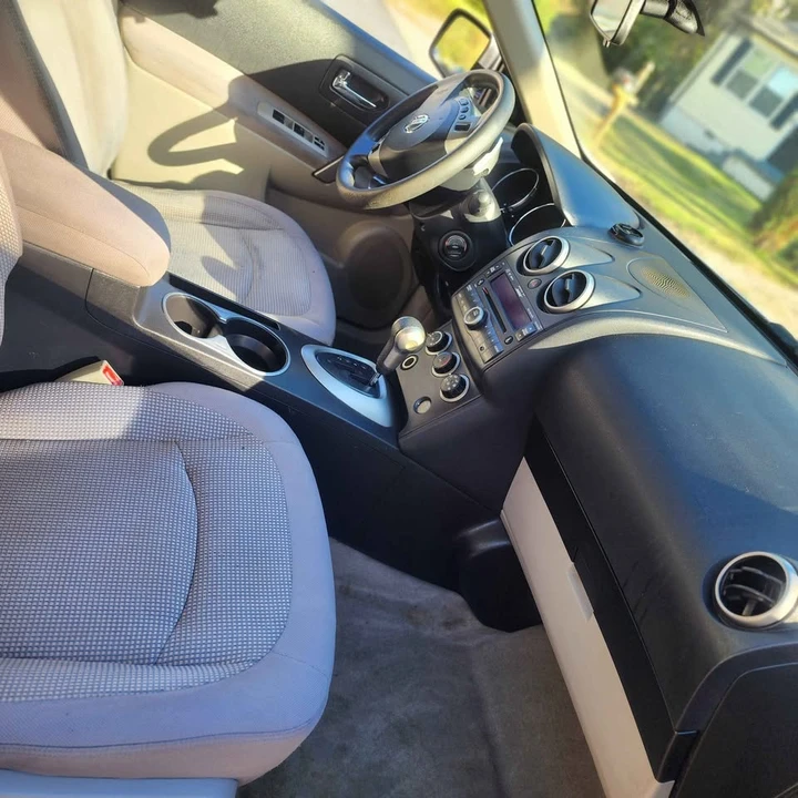 2010 Nissan Rogue - Image 3 of 6