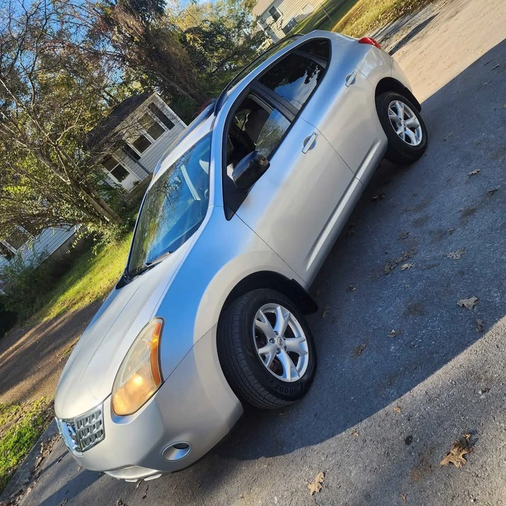 2010 Nissan Rogue - Image 2 of 6