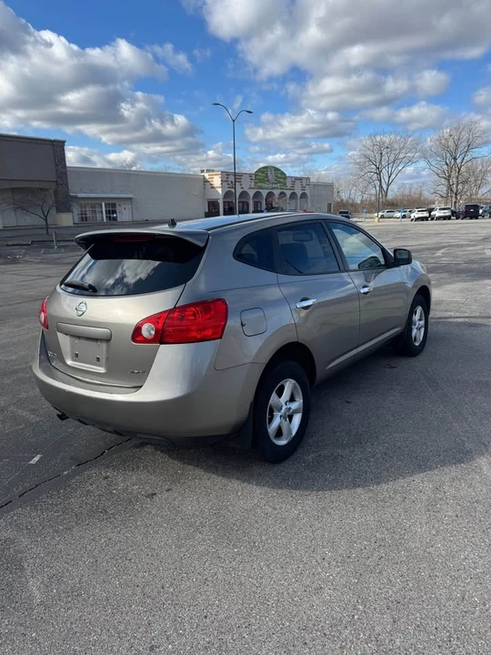 2010 Nissan Rogue - Image 4 of 10