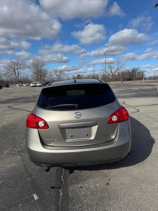 2010 Nissan Rogue - Image 5 of 10