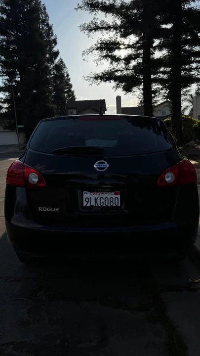 2010 Nissan Rogue - Image 2 of 5