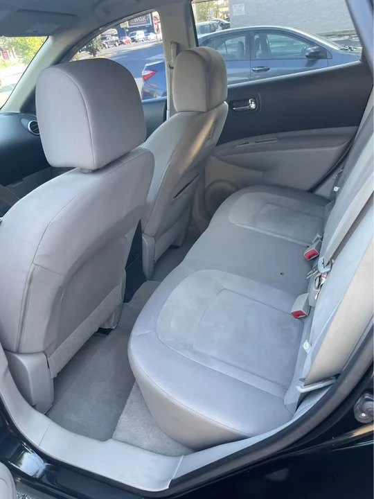 2010 Nissan Rogue - Image 10 of 13