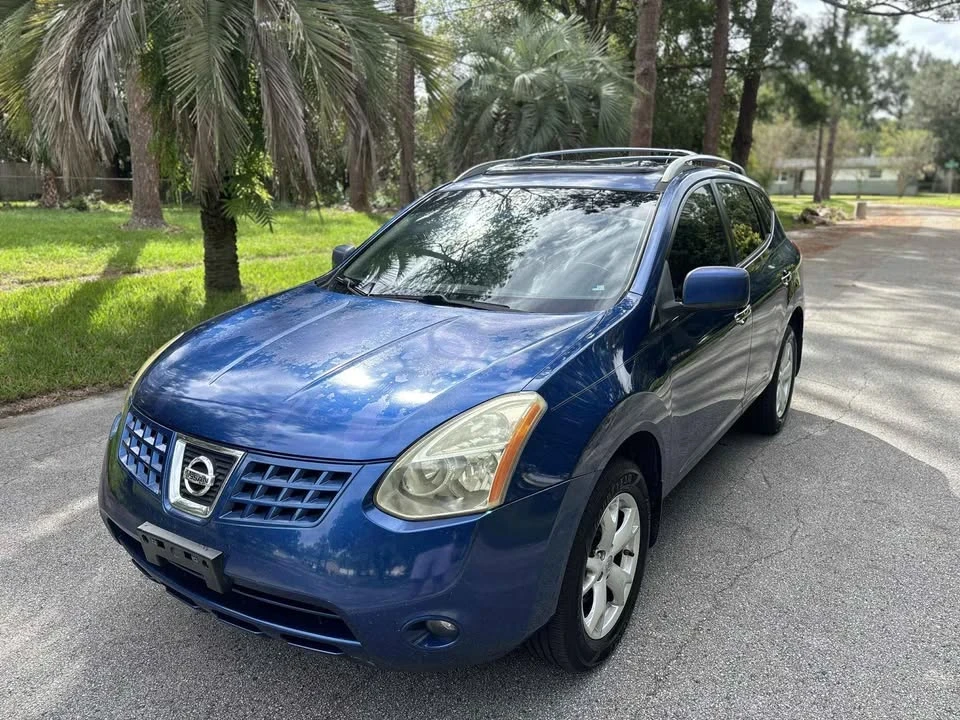 2010 Nissan Rogue - Image 2 of 8