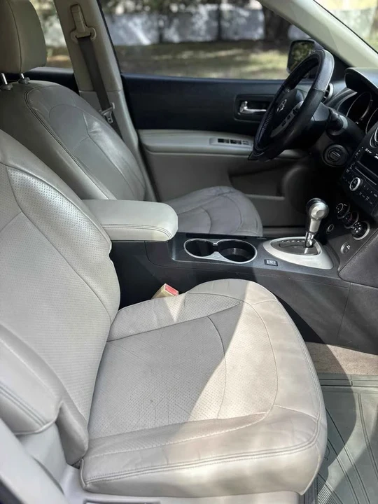 2010 Nissan Rogue - Image 6 of 8