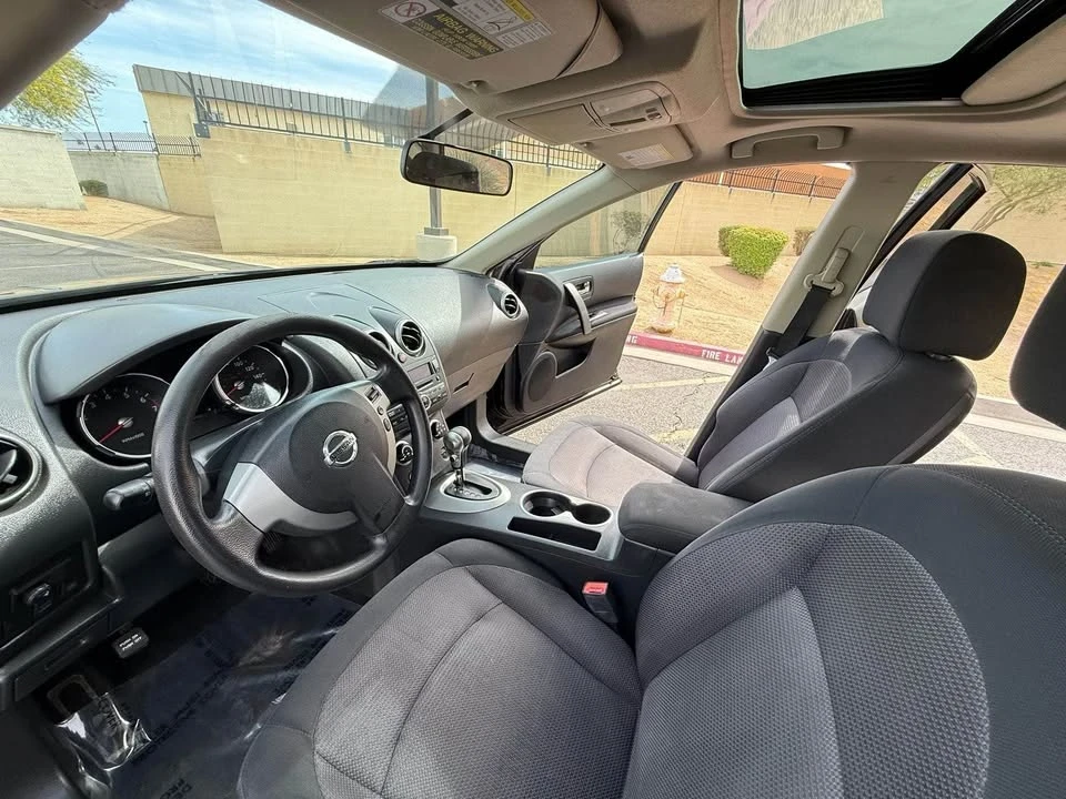 2010 Nissan Rogue - Image 7 of 12