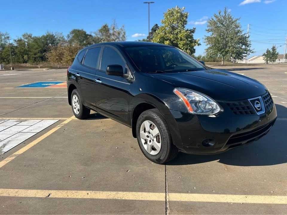 2010 Nissan Rogue - Image 2 of 10