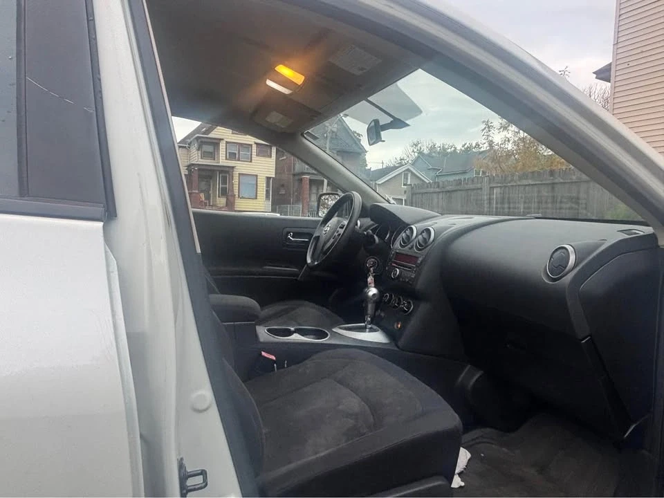 2010 Nissan Rogue - Image 10 of 15