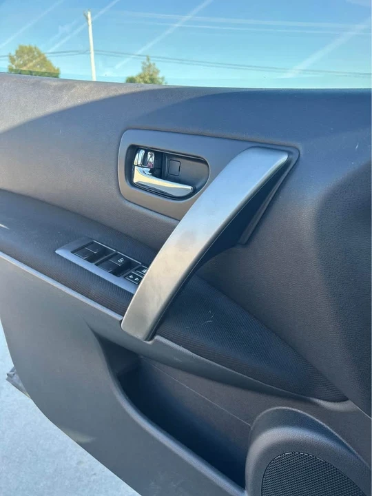 2010 Nissan Rogue - Image 7 of 10