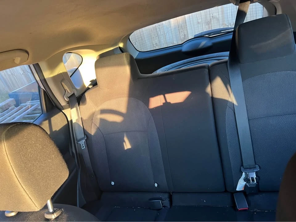 2010 Nissan Rogue - Image 6 of 7