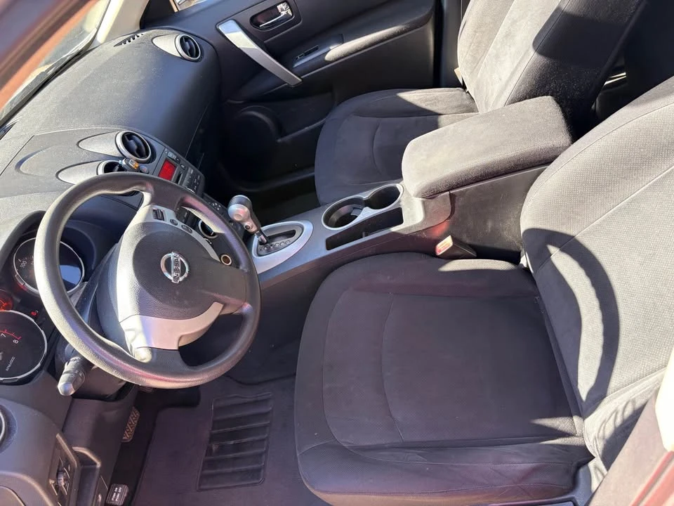 2010 Nissan Rogue - Image 7 of 8