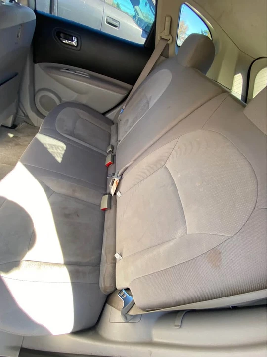 2010 Nissan Rogue - Image 10 of 11