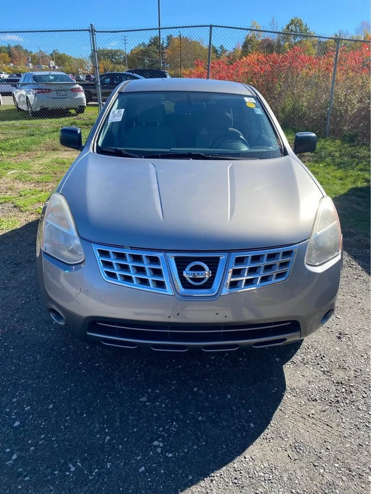 2010 Nissan Rogue - Image 2 of 11