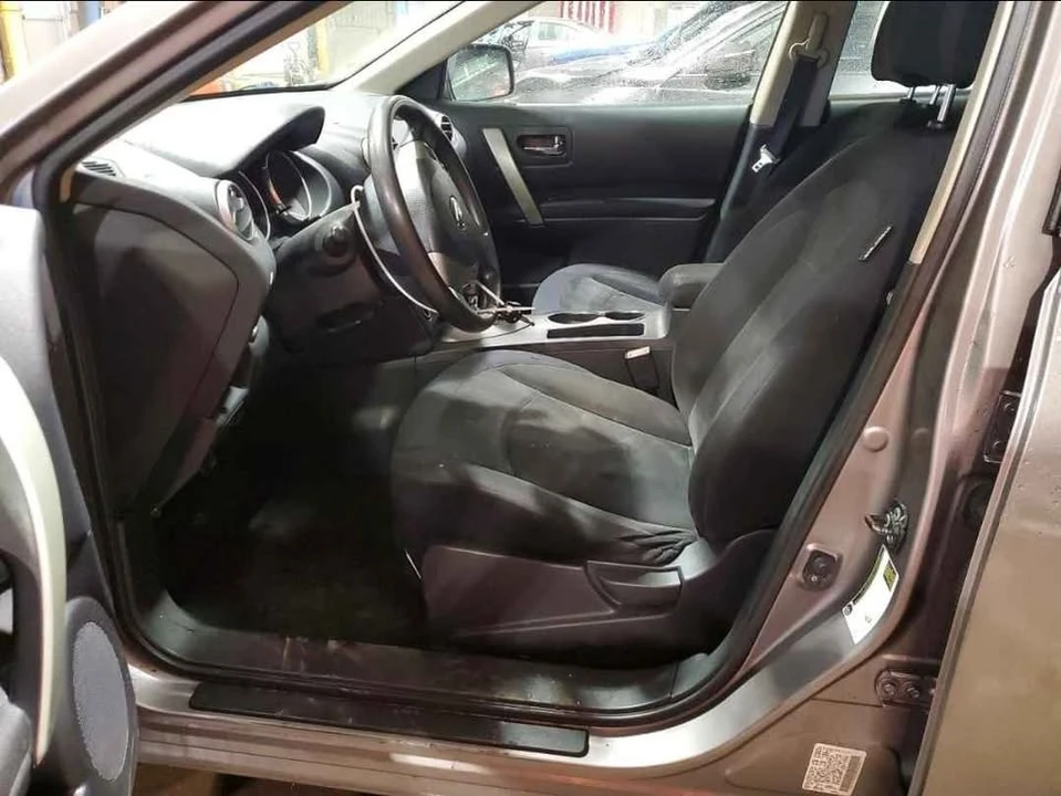 2010 Nissan Rogue - Image 7 of 12