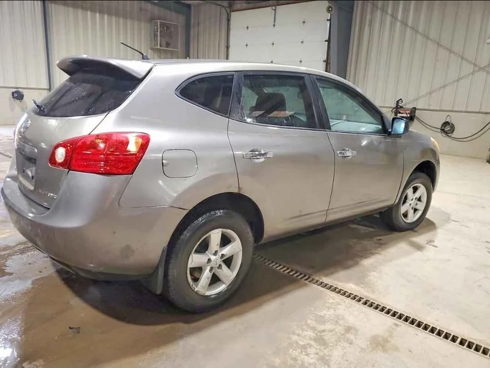 2010 Nissan Rogue - Image 4 of 12