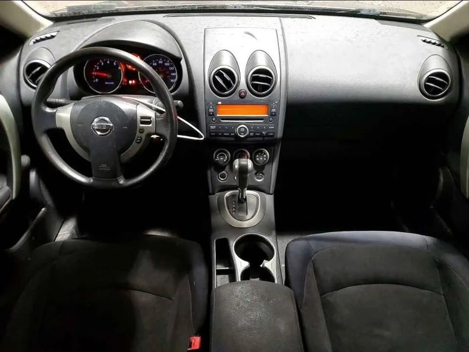 2010 Nissan Rogue - Image 8 of 12