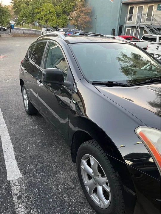 2010 Nissan Rogue - Image 2 of 8