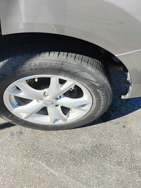 2010 Nissan Rogue - Image 11 of 13