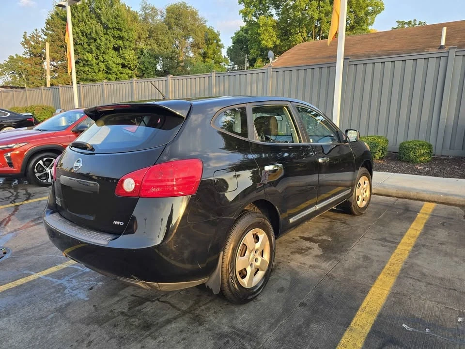 2010 Nissan Rogue - Image 3 of 8