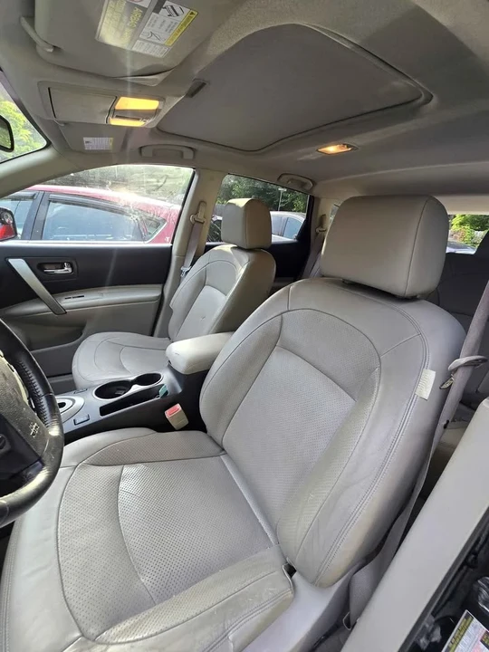 2010 Nissan Rogue - Image 7 of 8