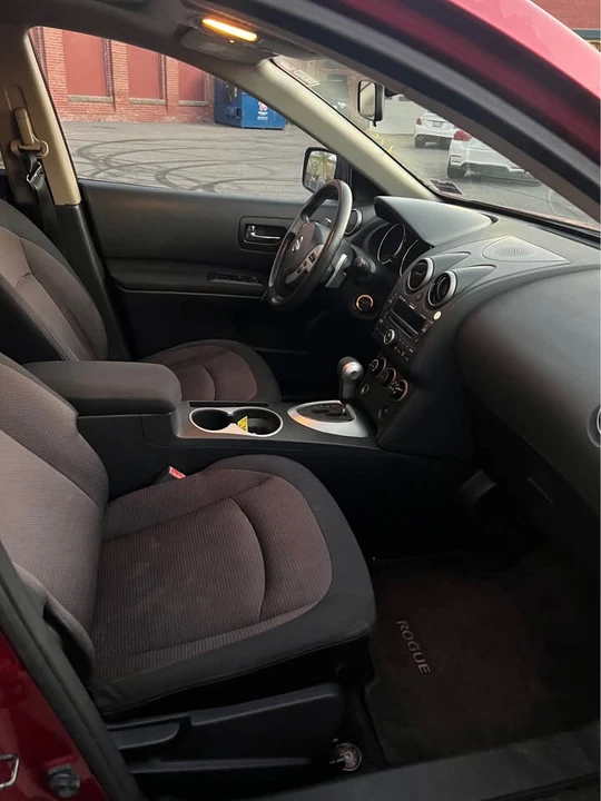 2010 Nissan Rogue - Image 10 of 12