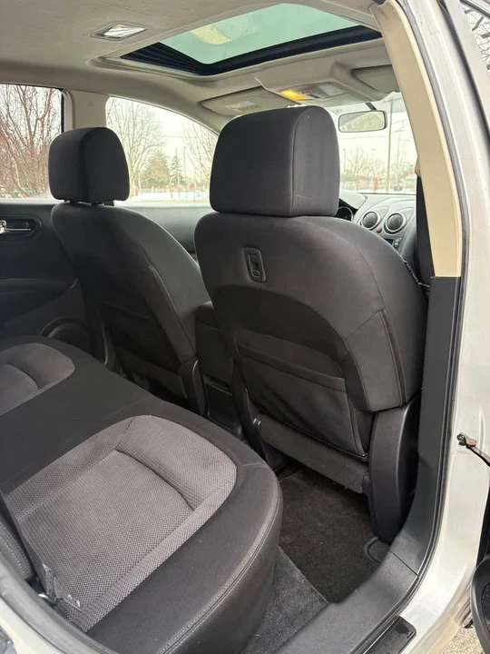 2010 Nissan Rogue - Image 13 of 18