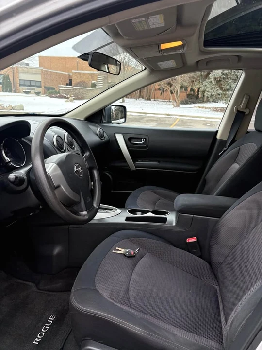 2010 Nissan Rogue - Image 10 of 18