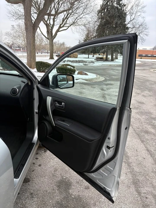 2010 Nissan Rogue - Image 15 of 18