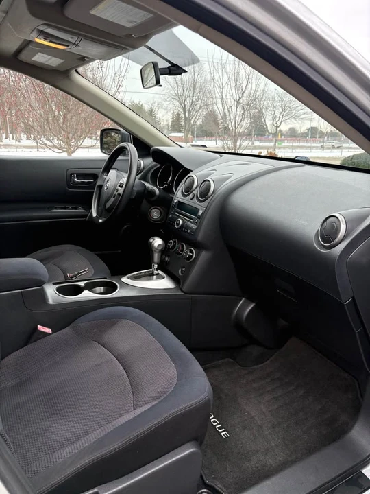 2010 Nissan Rogue - Image 14 of 18