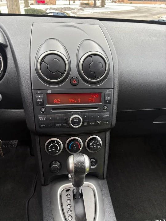 2010 Nissan Rogue - Image 17 of 18