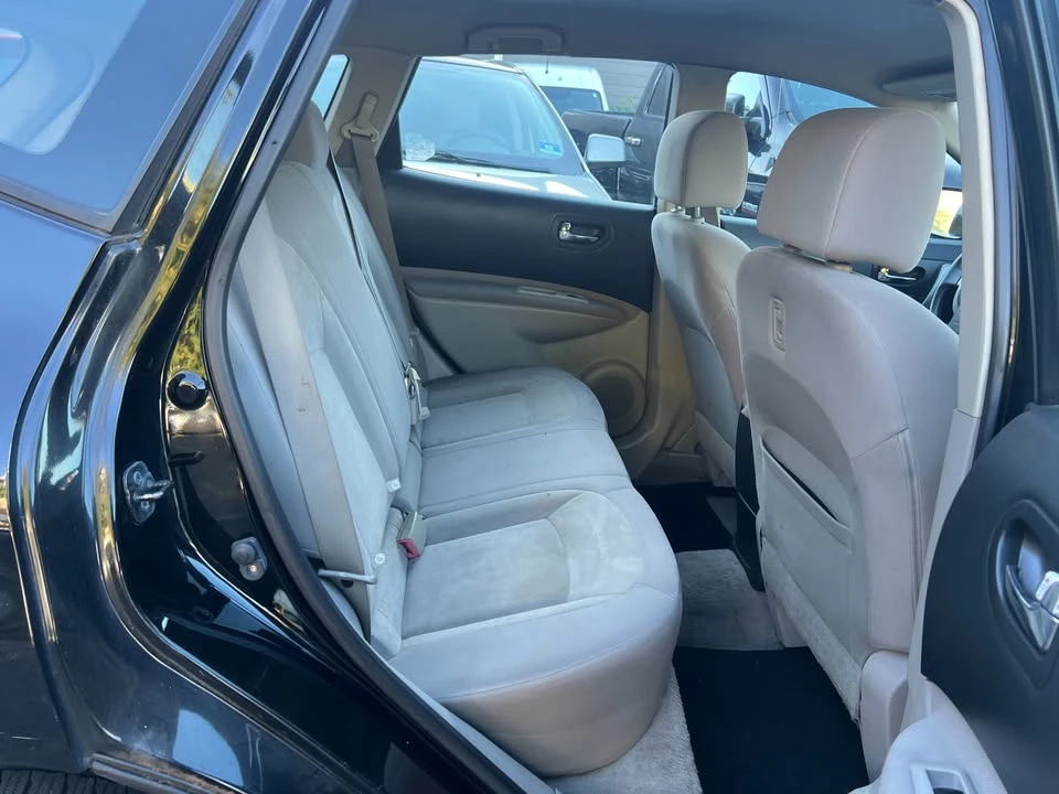 2010 Nissan Rogue - Image 7 of 11