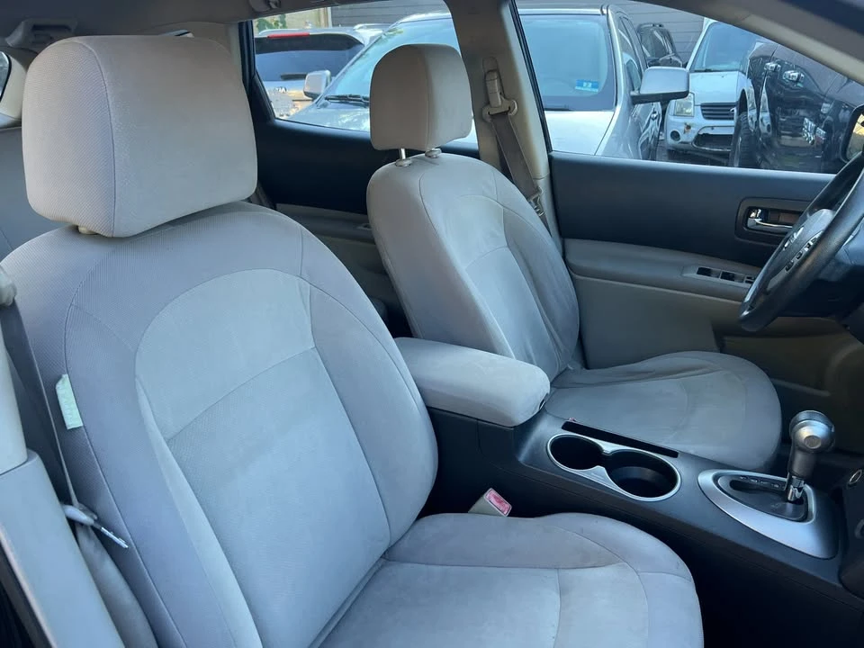 2010 Nissan Rogue - Image 10 of 11