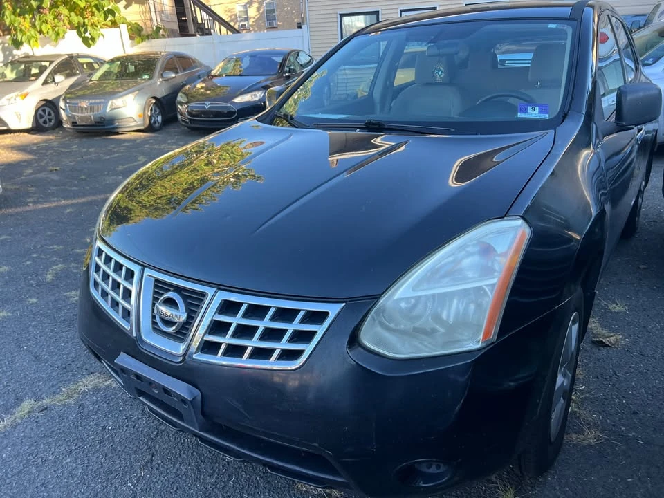 2010 Nissan Rogue - Image 2 of 11