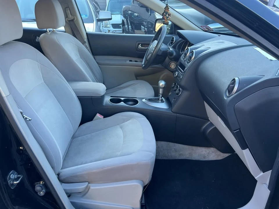 2010 Nissan Rogue - Image 9 of 11