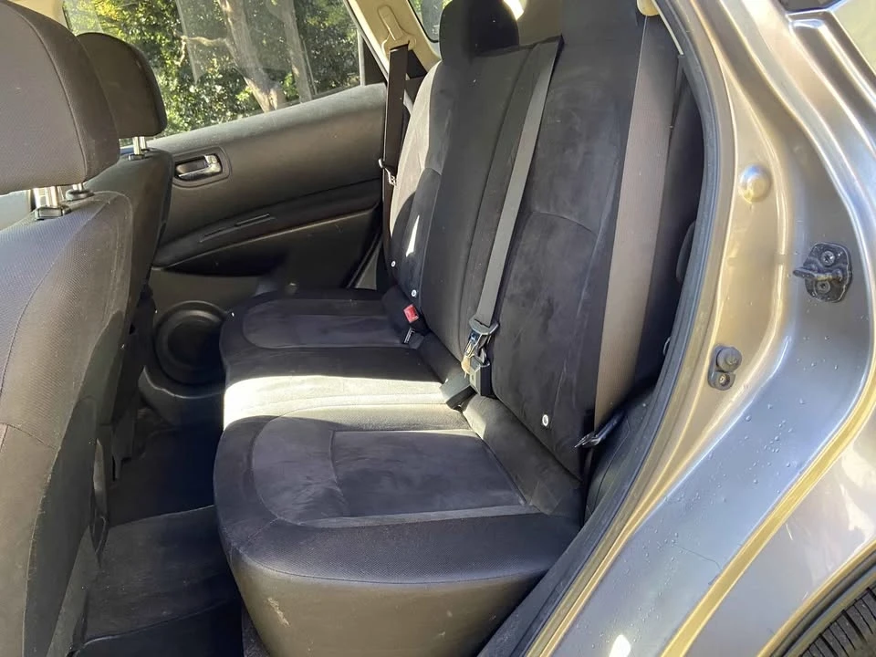 2010 Nissan Rogue - Image 7 of 10