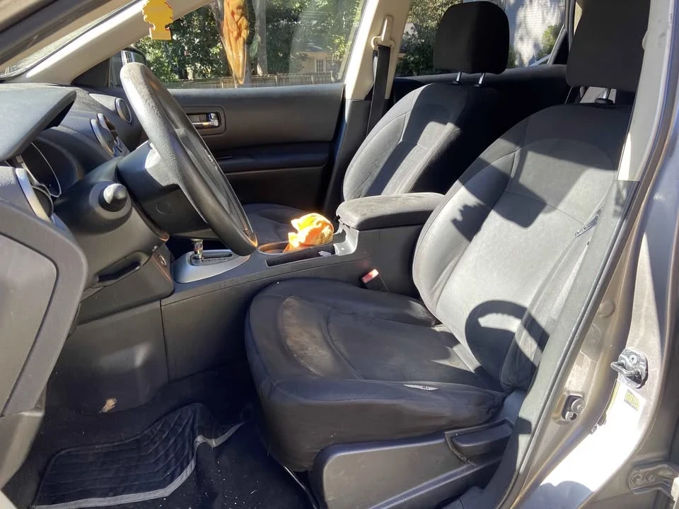 2010 Nissan Rogue - Image 6 of 10