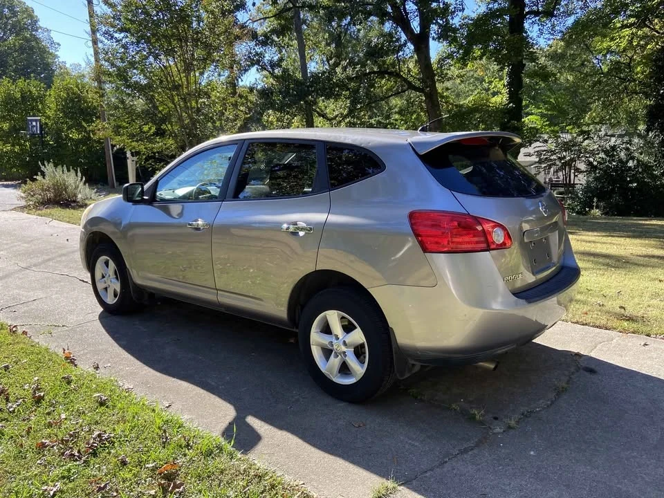 2010 Nissan Rogue - Image 4 of 10