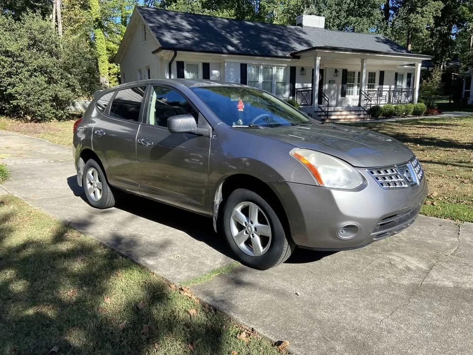 2010 Nissan Rogue - Image 3 of 10
