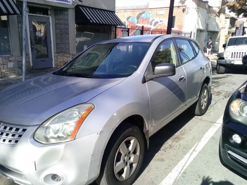 2010 Nissan Rogue - Image 2 of 7