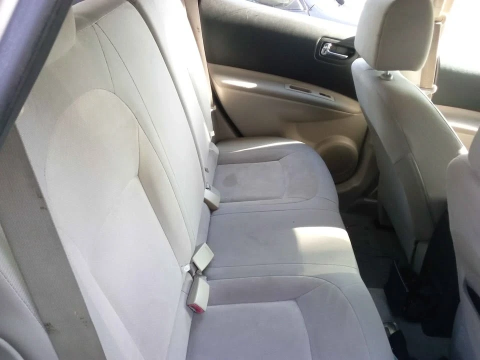 2010 Nissan Rogue - Image 5 of 7