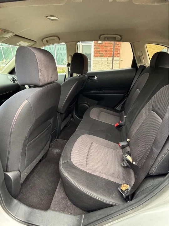 2010 Nissan Rogue - Image 15 of 18