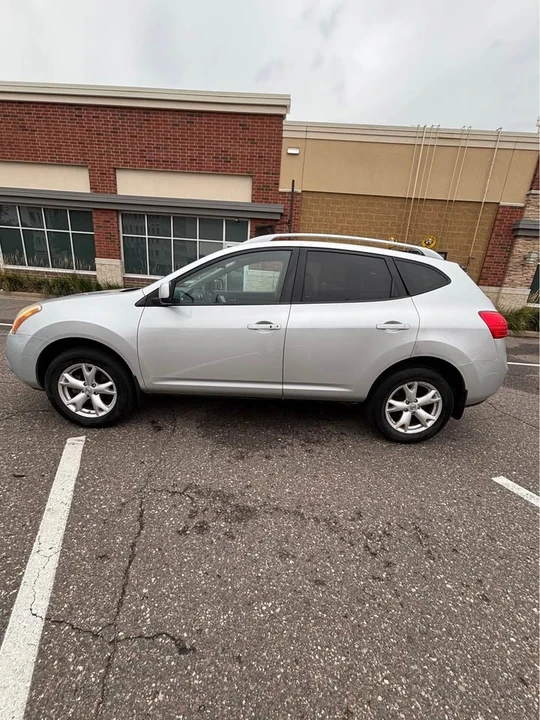 2010 Nissan Rogue - Image 2 of 18