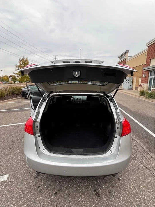 2010 Nissan Rogue - Image 13 of 18