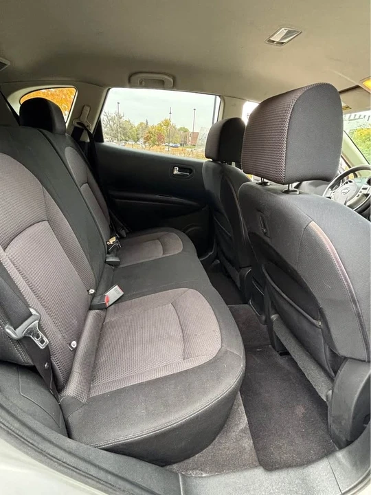 2010 Nissan Rogue - Image 9 of 18