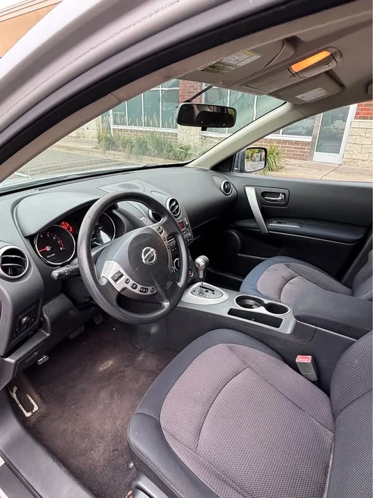 2010 Nissan Rogue - Image 16 of 18