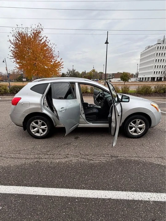 2010 Nissan Rogue - Image 12 of 18