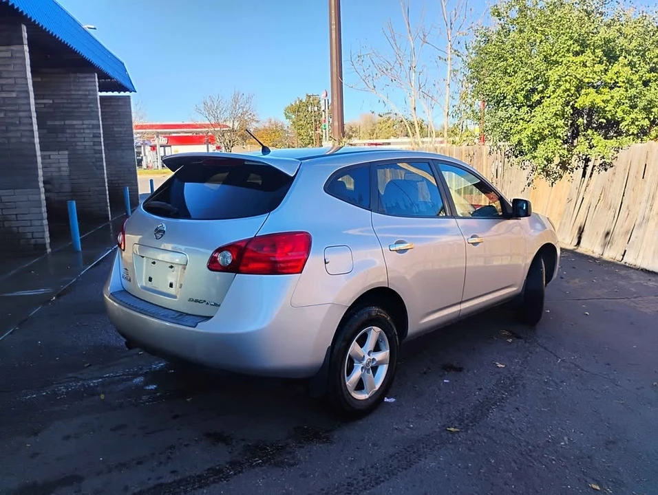 2010 Nissan Rogue - Image 2 of 12